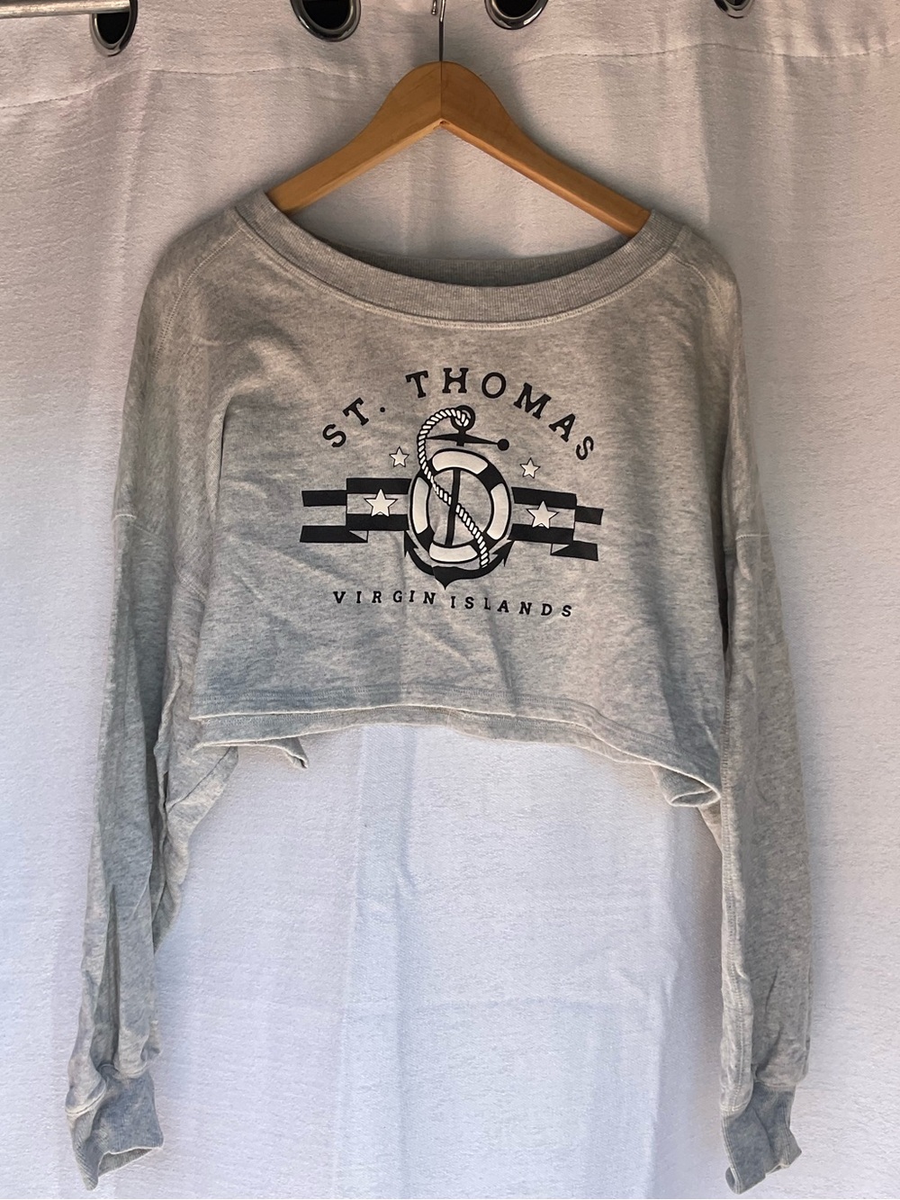 Aeropostale Light Gray Cropped Sweatshirt with Black St. Thomas Graphic